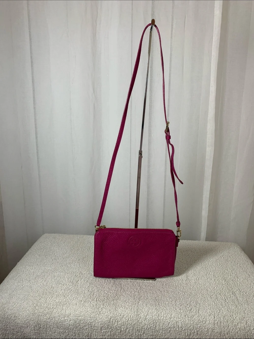GUC Tory Burch Bombé Flat Crossbody Bag